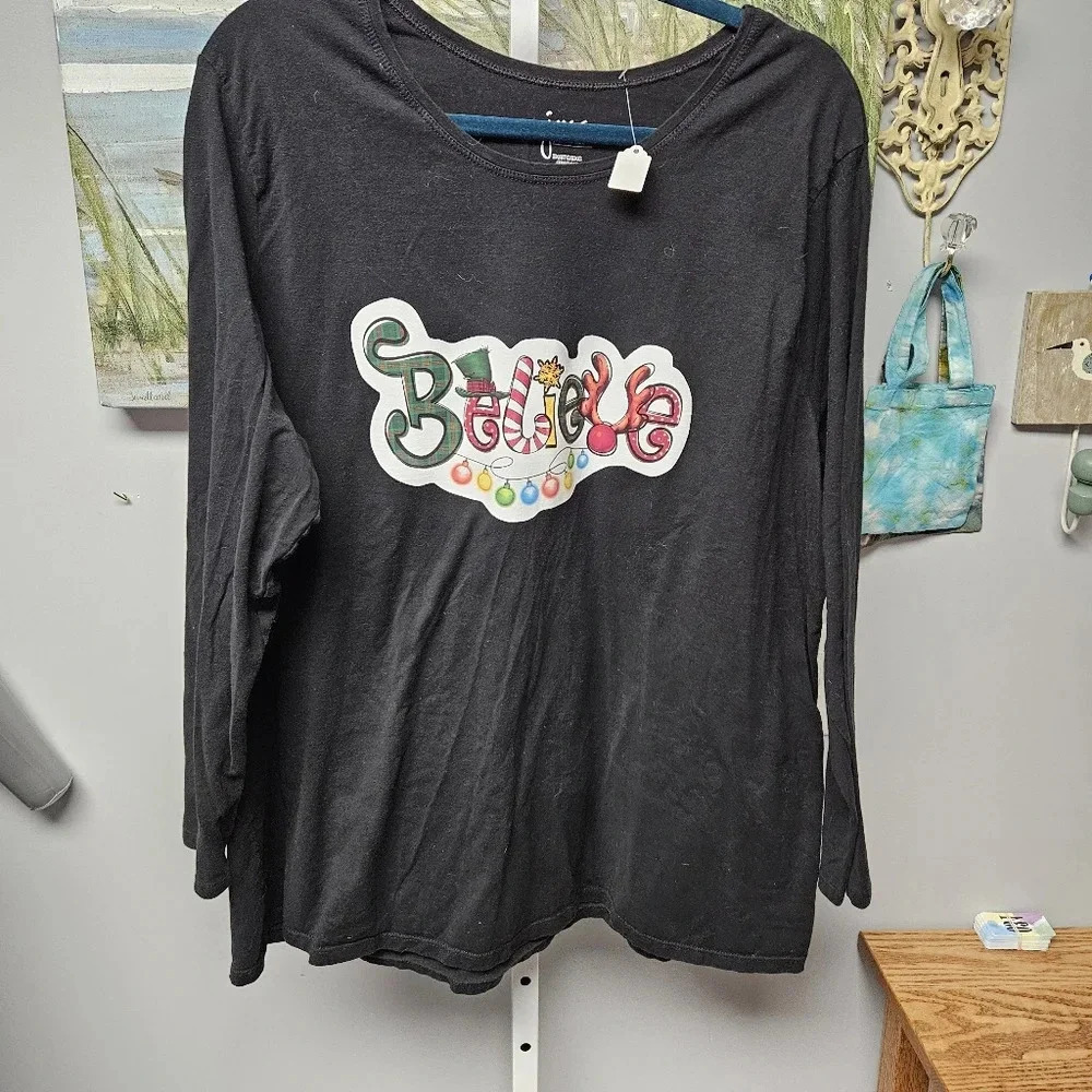 Custom decaled top size 3x fit 2x